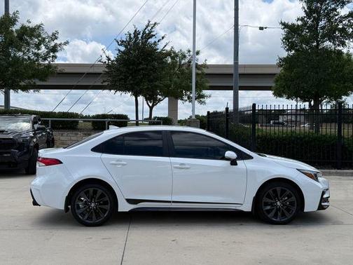 Ice 2026 Toyota Corolla SE