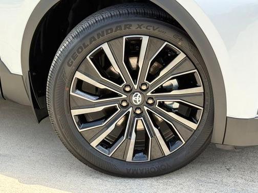 Pearl 2026 Toyota C-HR XSE