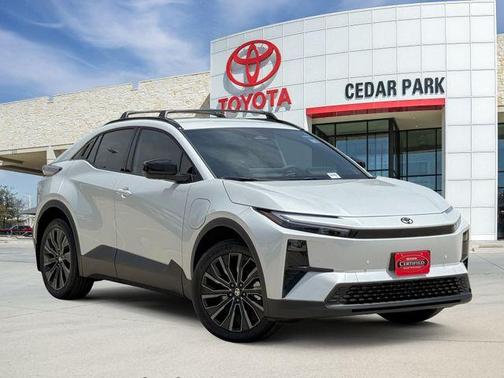 Pearl 2026 Toyota C-HR XSE
