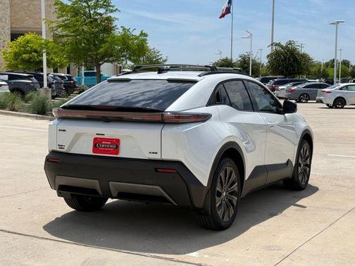Pearl 2026 Toyota C-HR XSE