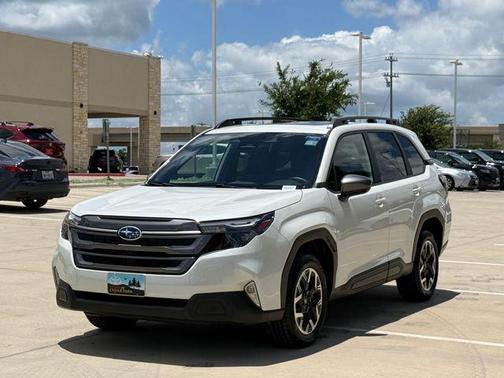 Crystal White Pearl 2025 Subaru Forester Premium