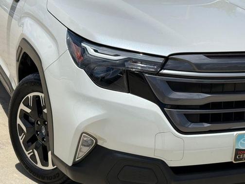 Crystal White Pearl 2025 Subaru Forester Premium
