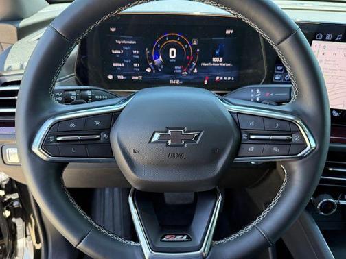 Black Metallic 2025 Chevrolet Traverse Z71