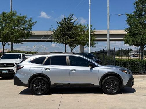 Ice Silver Metallic 2020 Subaru Outback Onyx Edition XT