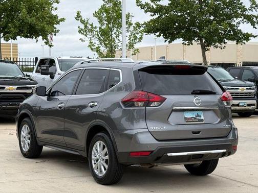 Gun Metallic 2019 Nissan Rogue SV