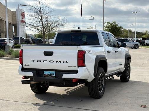 Ice 2026 Toyota Tacoma Hybrid TRD Off Road