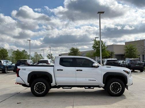 Ice 2026 Toyota Tacoma Hybrid TRD Off Road