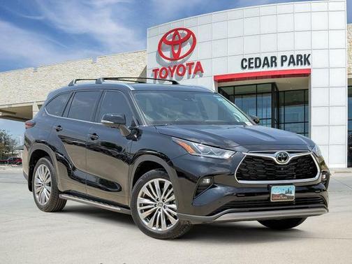 Midnight Black Metallic 2024 Toyota Highlander Platinum