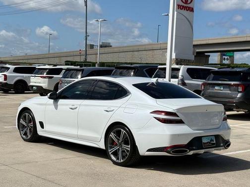 Uyuni White 2025 Genesis G70 3.3T Sport Advanced