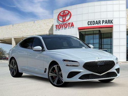 Uyuni White 2025 Genesis G70 3.3T Sport Advanced