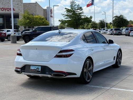 Uyuni White 2025 Genesis G70 3.3T Sport Advanced