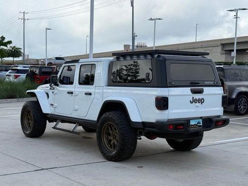 Bright White Clearcoat 2020 Jeep Gladiator Rubicon