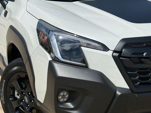 Crystal White Pearl 2025 Subaru Forester Wilderness