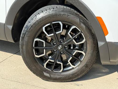 Ice White 2022 Hyundai SANTA CRUZ 2.5L SEL