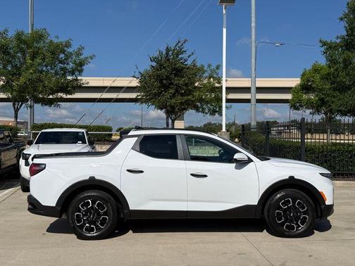 Ice White 2022 Hyundai SANTA CRUZ 2.5L SEL
