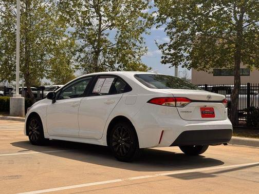 Ice 2023 Toyota Corolla LE