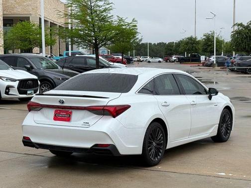 2021 Toyota Avalon Hybrid XSE