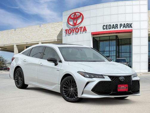 2021 Toyota Avalon Hybrid XSE