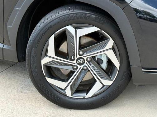 Phantom Black 2022 Hyundai TUCSON Limited
