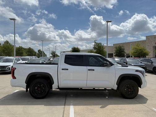 Ice 2025 Toyota Tundra Hybrid TRD Pro