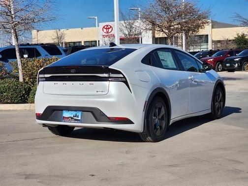 2026 Toyota Prius Plug-In Hybrid SE