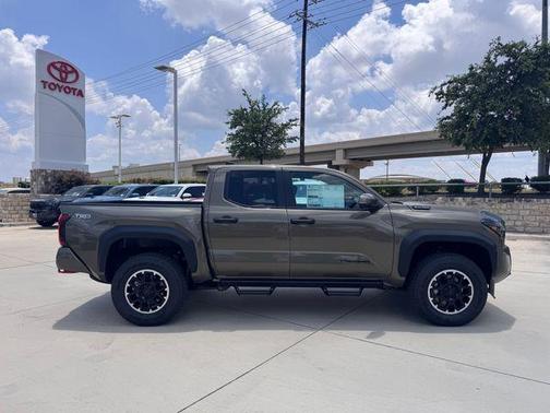 Bronze 2026 Toyota Tacoma Hybrid TRD Off Road