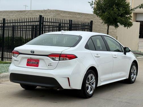 Ice 2025 Toyota Corolla Hybrid LE