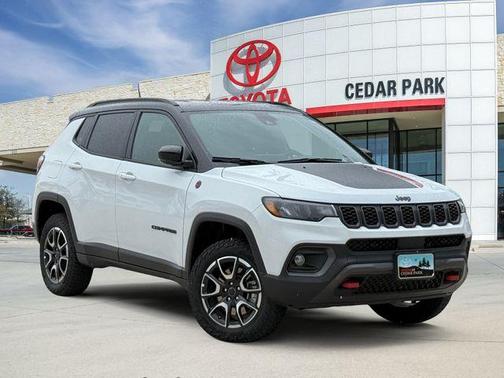 Bright White Clearcoat 2025 Jeep Compass Trailhawk