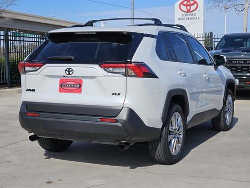 2025 Toyota RAV4 XLE Premium