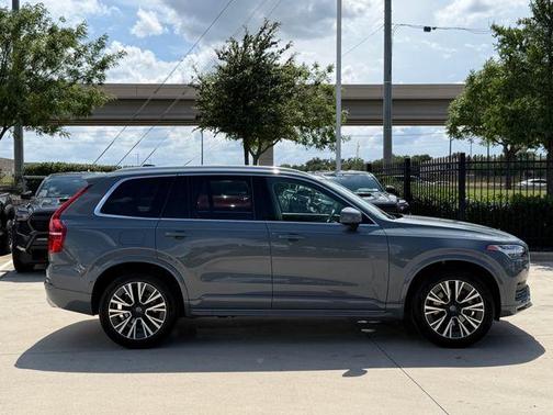 Gray Metallic 2021 Volvo XC90 T5 Momentum 7 Passenger