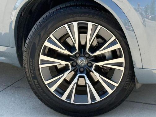 Gray Metallic 2021 Volvo XC90 T5 Momentum 7 Passenger