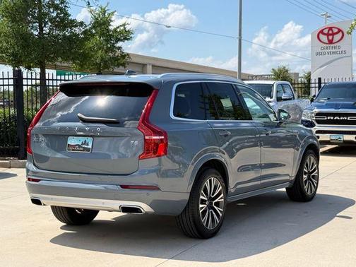 Gray Metallic 2021 Volvo XC90 T5 Momentum 7 Passenger