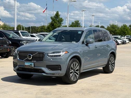 Gray Metallic 2021 Volvo XC90 T5 Momentum 7 Passenger