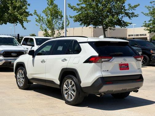 Blizzard Pearl 2020 Toyota RAV4 Limited