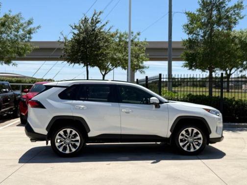 Blizzard Pearl 2020 Toyota RAV4 Limited