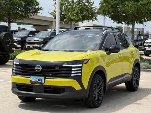 2t Ylw Blk Roof 2026 Nissan Kicks SR