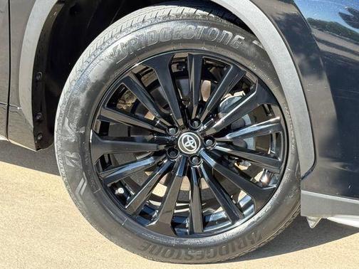 Midnight Black Metallic 2024 Toyota Highlander XSE