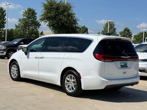 Bright White Clearcoat 2024 Chrysler Pacifica Touring-L
