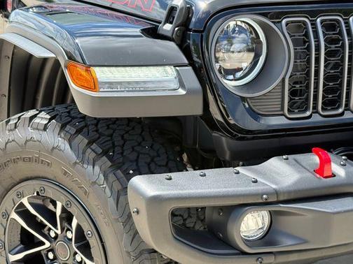 Black Clearcoat 2025 Jeep Wrangler Rubicon
