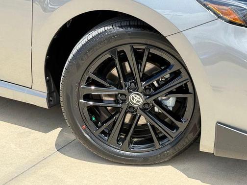 Metal 2026 Toyota Camry SE