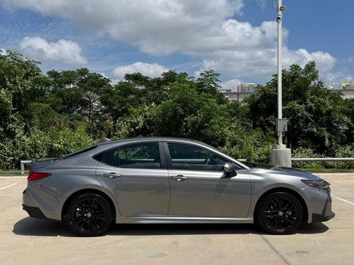 Metal 2026 Toyota Camry SE