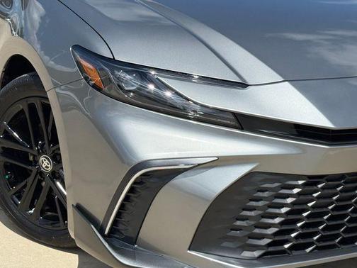 Metal 2026 Toyota Camry SE