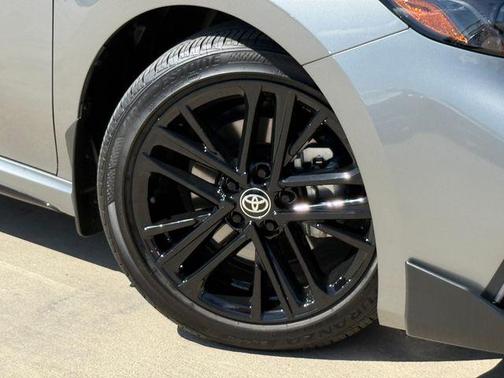 Metal 2026 Toyota Camry SE