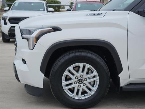 2025 Toyota Sequoia SR5