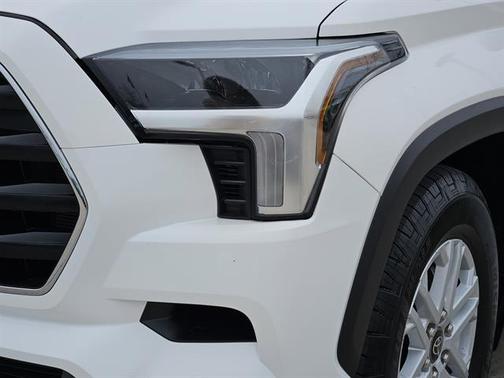 2025 Toyota Sequoia SR5