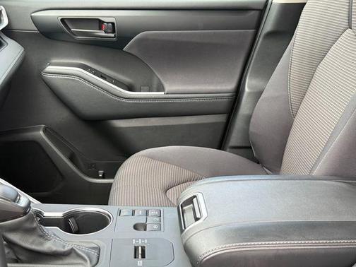 Blueprint 2025 Toyota Highlander LE