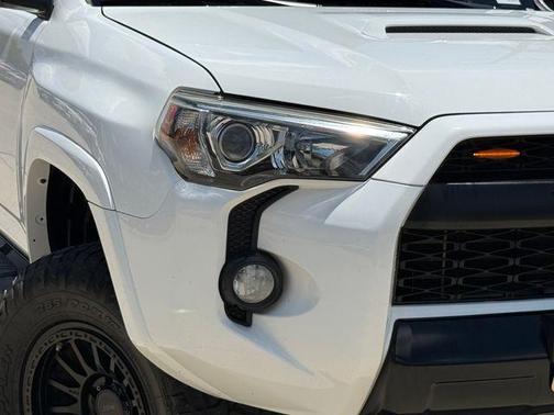 Super White 2017 Toyota 4Runner TRD Pro