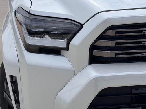 Desert Wind 2026 Toyota 4Runner Hybrid Platinum