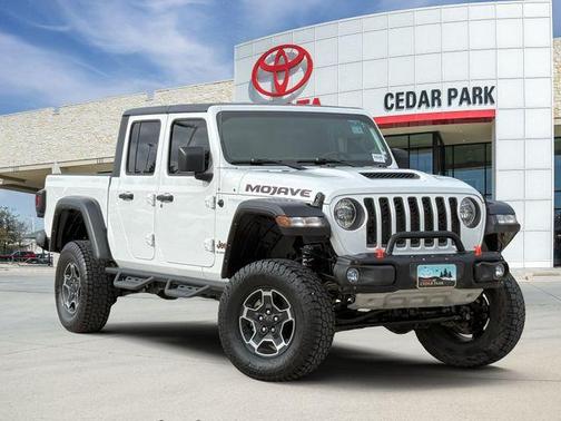 Bright White Clearcoat 2021 Jeep Gladiator Mojave