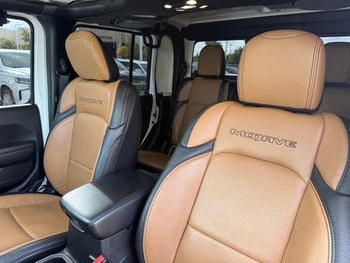 Bright White Clearcoat 2021 Jeep Gladiator Mojave